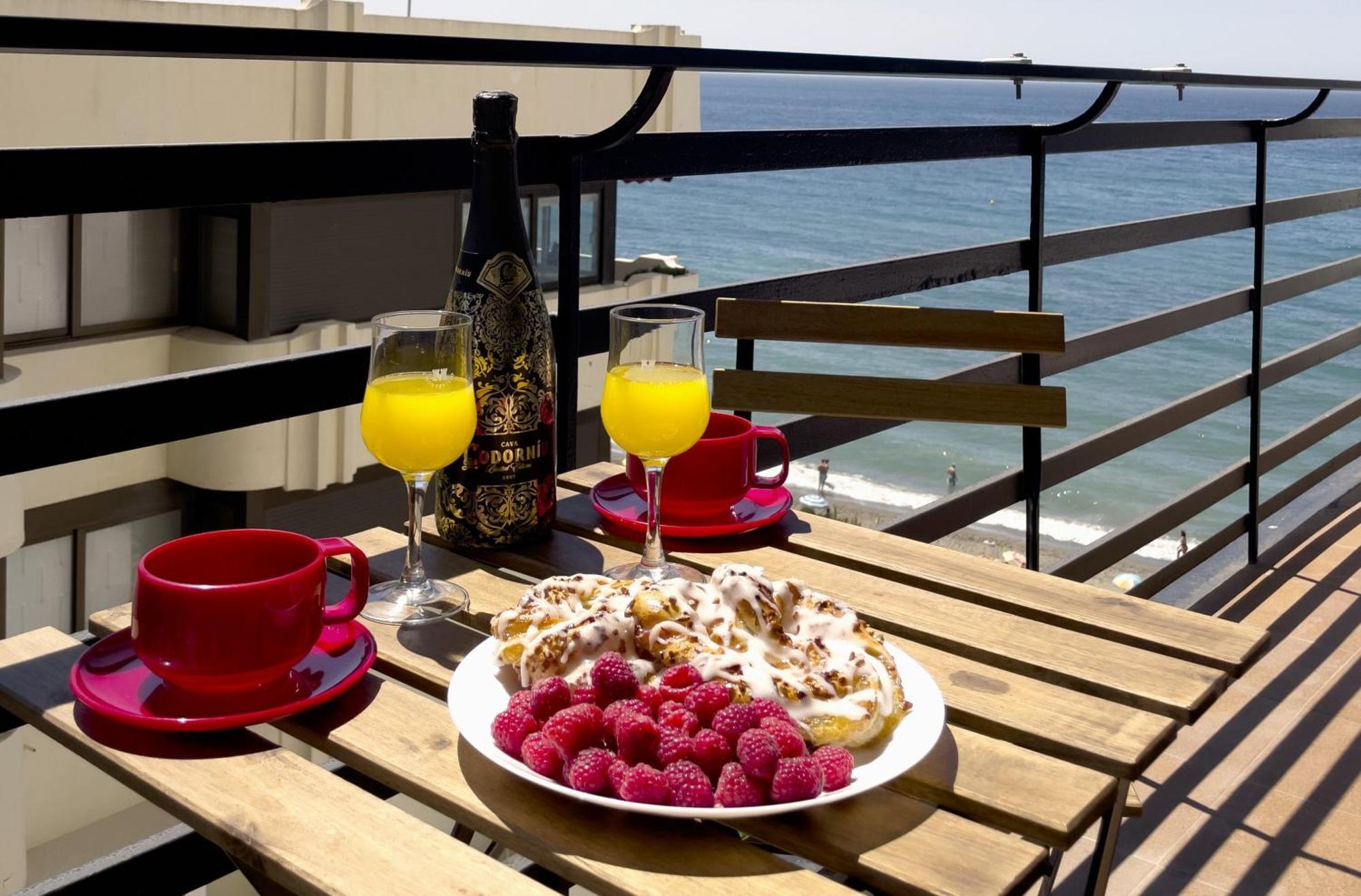 Mediterraneo 508. Fantastic Studio On The Beachfront With Sea Views. Marbella Exteriör bild